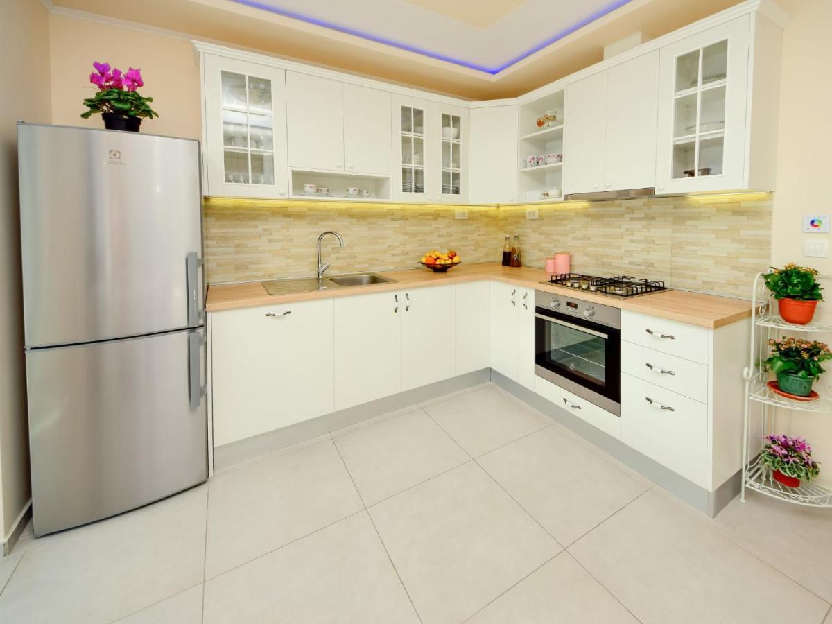 Holiday Home Lara By Interhome โอมิช ภายนอก รูปภาพ