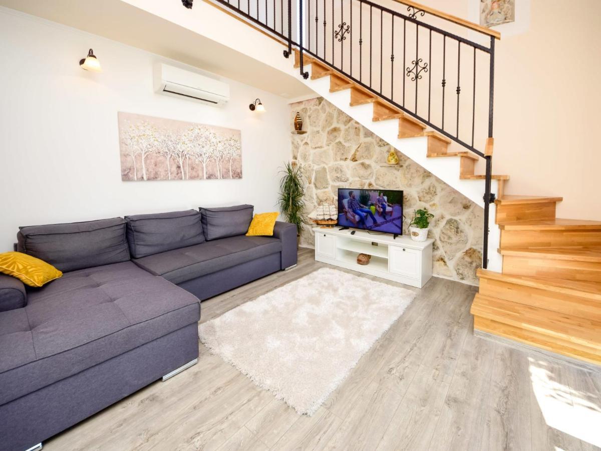 Holiday Home Lara By Interhome โอมิช ภายนอก รูปภาพ