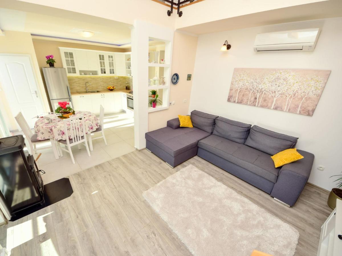 Holiday Home Lara By Interhome โอมิช ภายนอก รูปภาพ